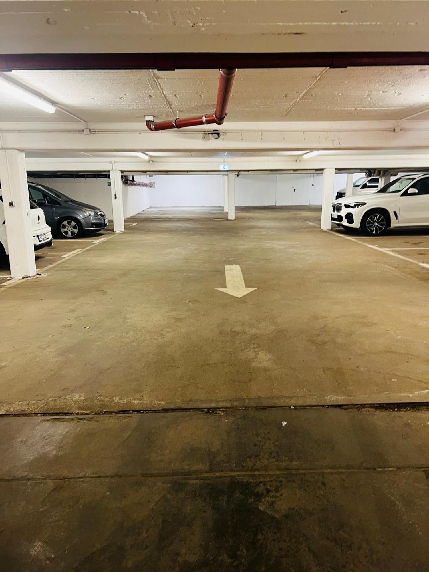Apartment Ladenwohnung In Kreuzberg Mit Parkplatz In Einer Tiefgarage